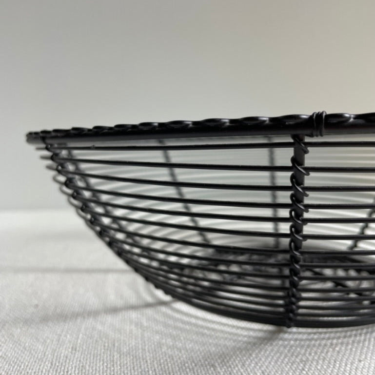 Metal wire bowl