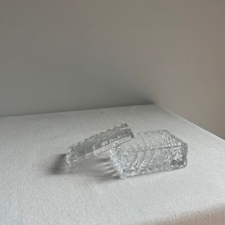 Crystal cigarette box