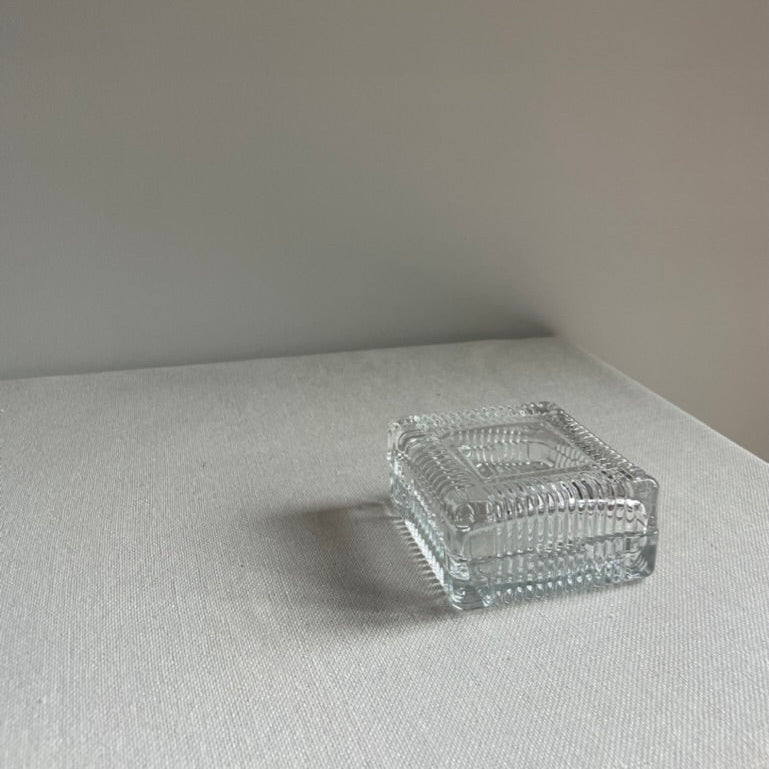 Glass display box