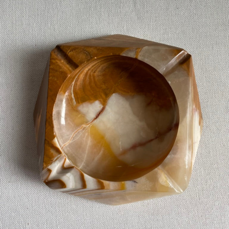 Onyx ash tray