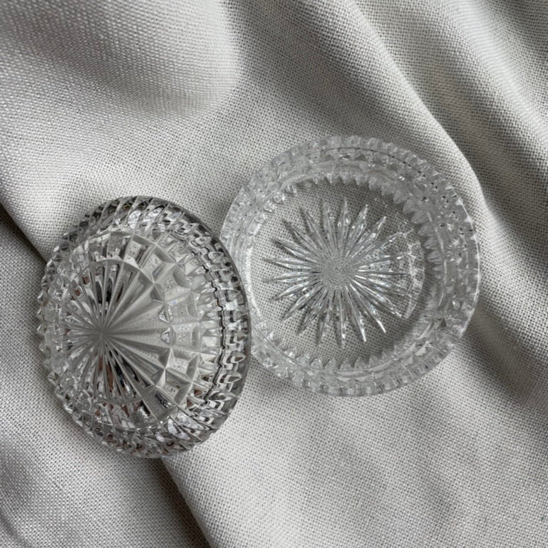 Glass circular dish with lid