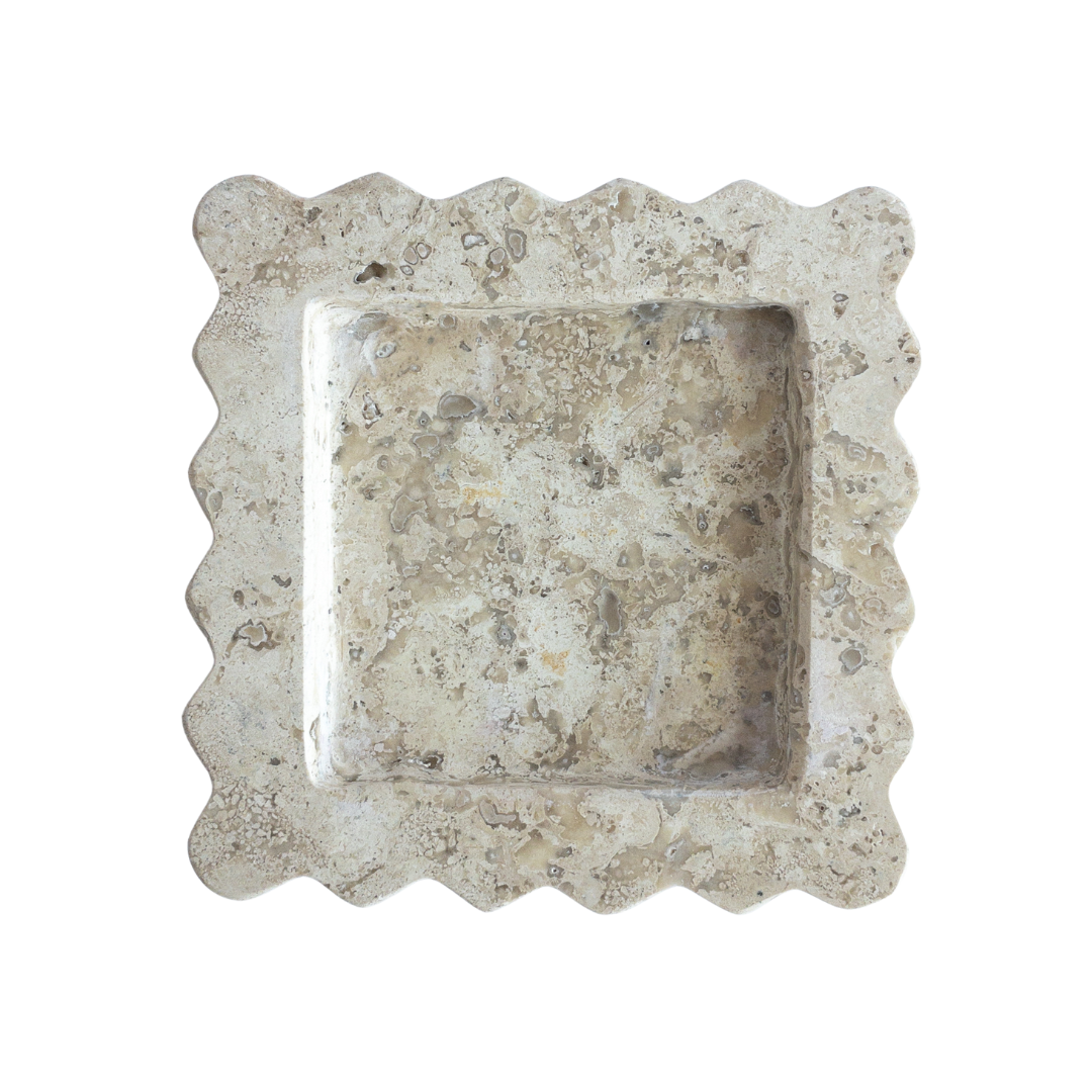 veining of natural travertine valet tray